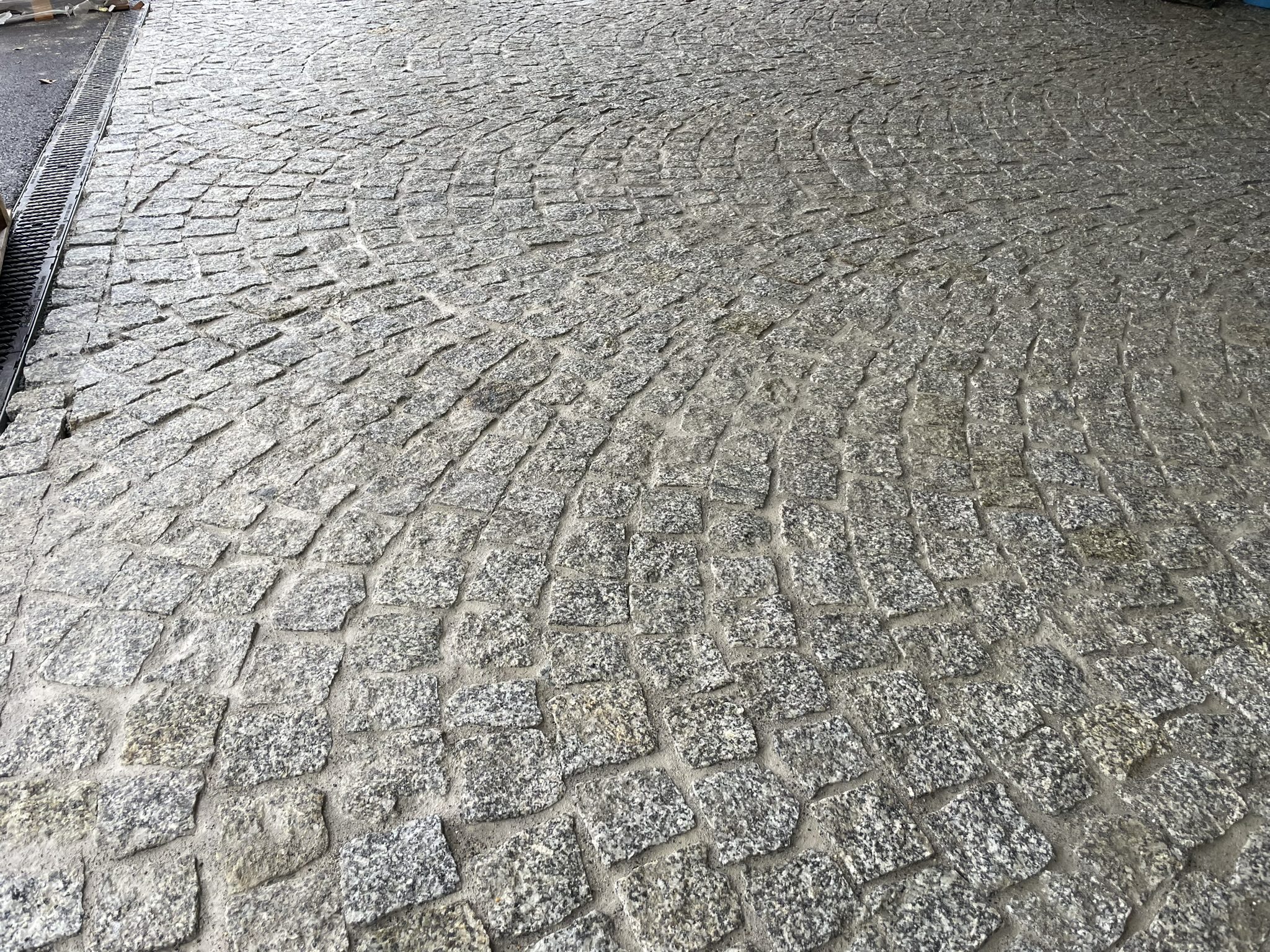 STONE CITY - kostky Going po spárování (3)